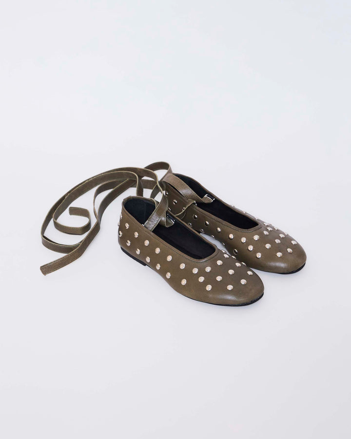 Ballerina Odette Olivo