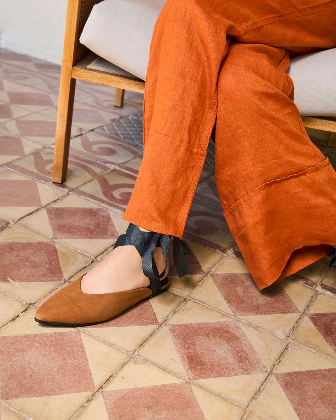 Babucha Lacet Camel de cuero para mujer, hecha a mano en Chile | SENA