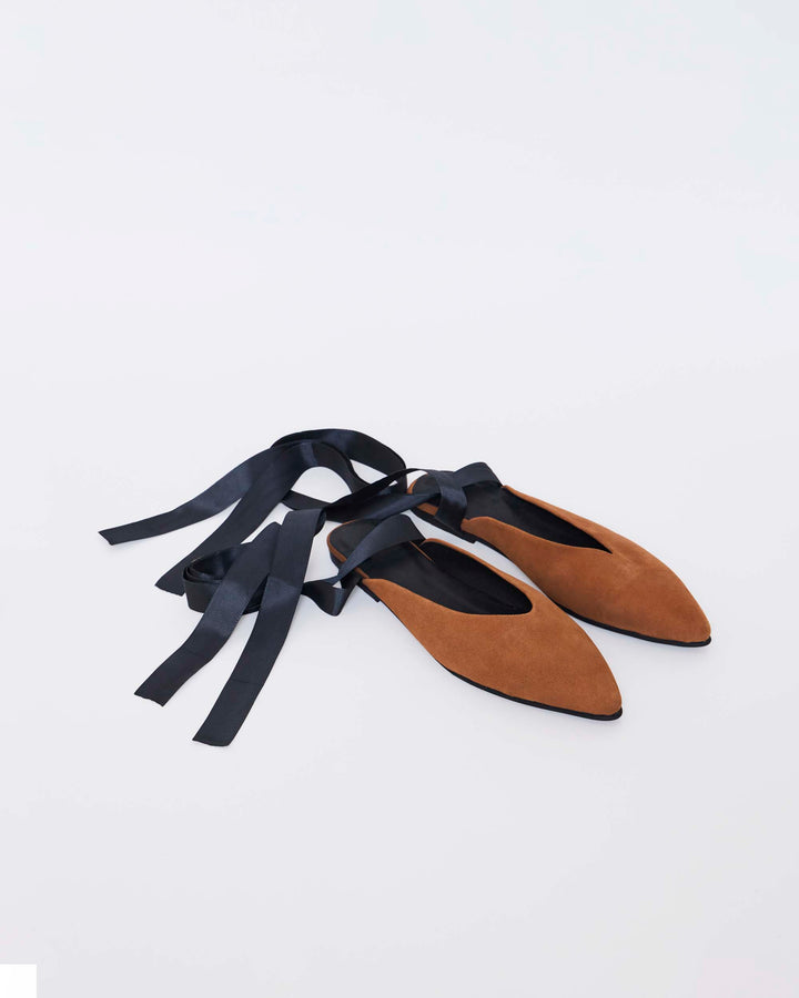 Babucha Lacet Camel de cuero para mujer, hecha a mano en Chile | SENA