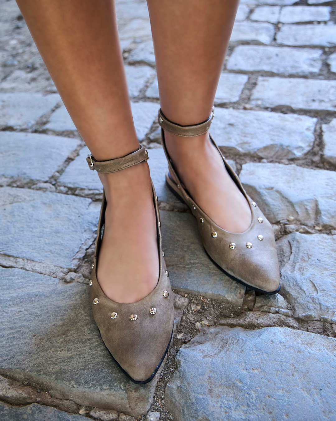 Babucha Saint Beige de cuero para mujer, hecha a mano en Chile | SENA